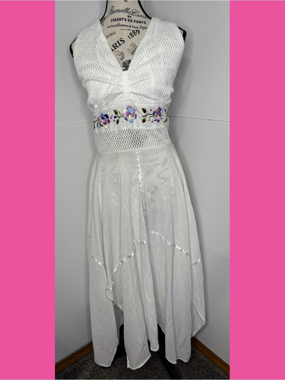 Women’s Halter White Crochet Bodice High-Low Dress Embroidered Floral Waistband